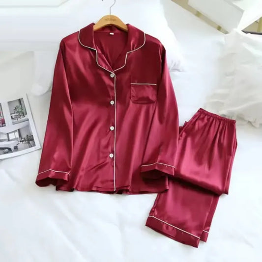 Chic Sleepwear Set with Silk Fabric